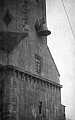 1918 - Eine Glocke wird hoch gezogen.