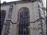 Es ist abgerüstet und die neu verputzte Fassade ist zu sehen